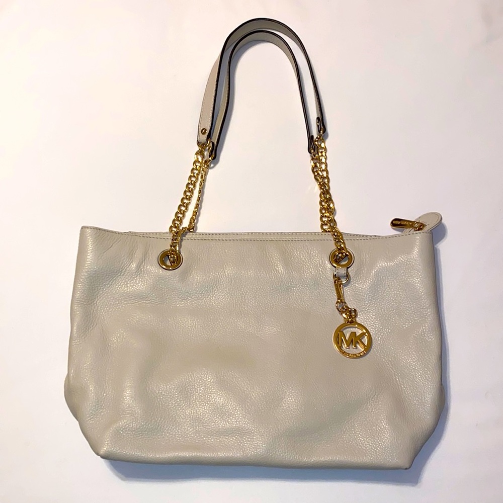 Michael Kors Pebbled Leather Cream Medium Jet Set Zippered Shoulder Bag